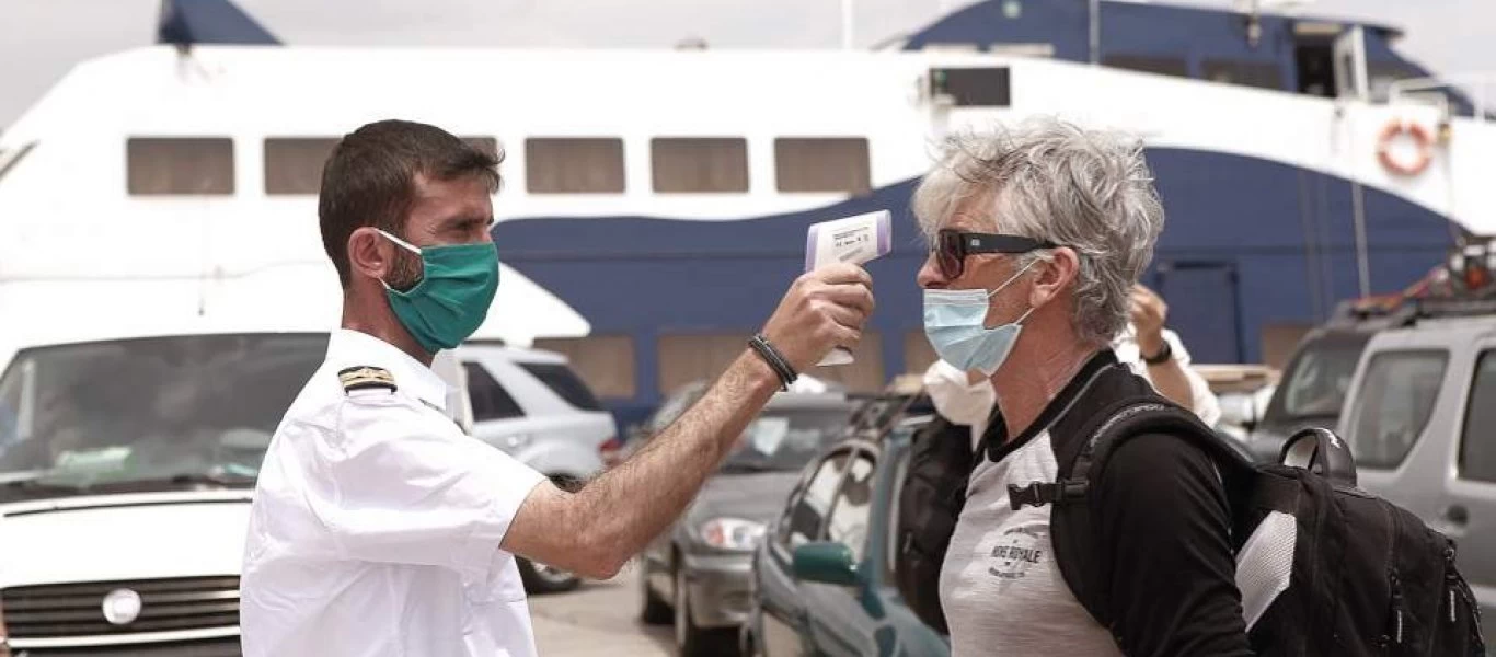 Με έξοδα του ελληνικού κράτους σε καραντίνα 14 ημερών οι τουρίστες που βγαίνουν θετικοί στον κορωνοϊό